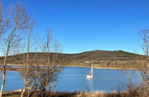 Montbel House | House with garden, in Ariege, facing Lac de Montbel.