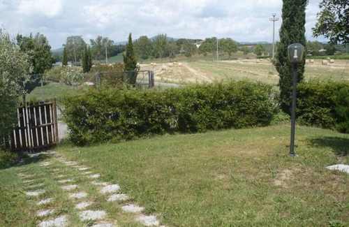 Cecina Apartment | House with garden,near sea.