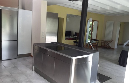 Pompignac House | House with large swimming pool and park, sleeps 8, near Bordeaux, St Emilion, Arcachon