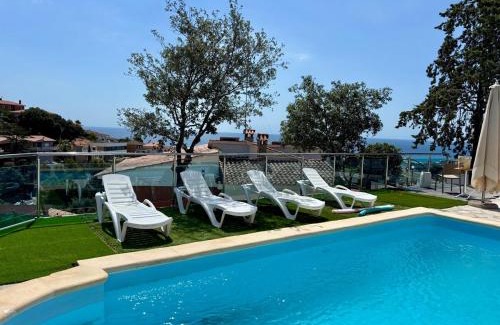 Santa Susanna House | House with ocean and mountain views