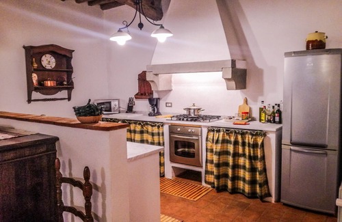 Buti House | House with private pool and panoramic views 20km from Pisa, 1km from village