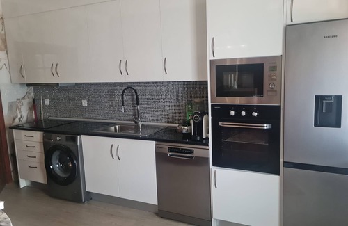 Bouro Ski Chalet | House with private pool and jacuzzi near Gerês