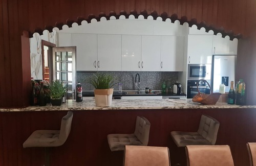 Bouro Ski Chalet | House with private pool and jacuzzi near Gerês