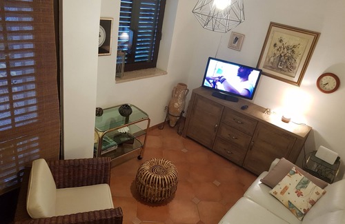Jadranovo Resort | House with sea view above the beach