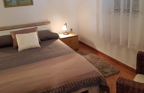 Jadranovo Resort | House with sea view above the beach