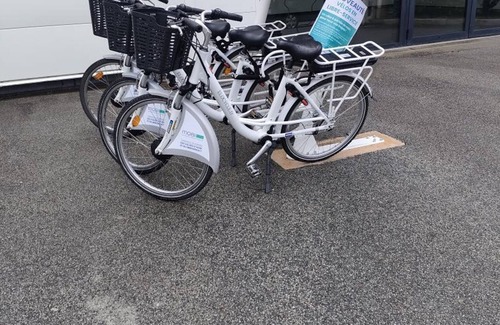 Gace Cottage | House with Terrace and Garden in Gacé