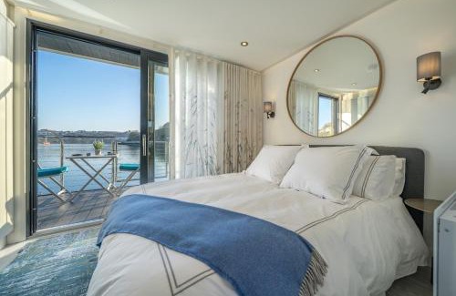 Kinsale Boat Rental | Houseboat in Kinsale