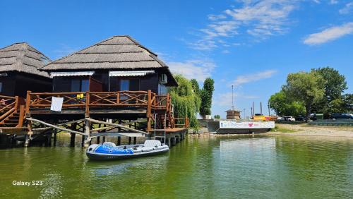 Senec Apartment | Houseboat Slnečné jazerá, apartmán 1