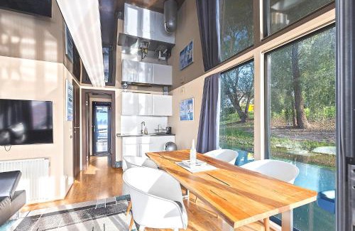 Wiesbaden Boat Rental | Houseboat villa.nautica