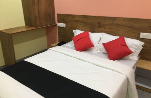 Narasapura Hotel | Housefinch Residency