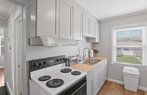 Columbus House | Housepitality The Bungalow 2 BR 1BA