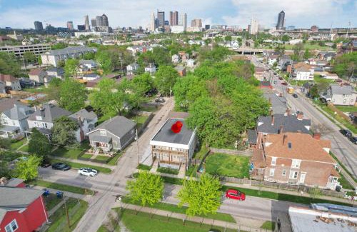 West Columbus House | Housepitality - The Urban Roost 1 - Modern
