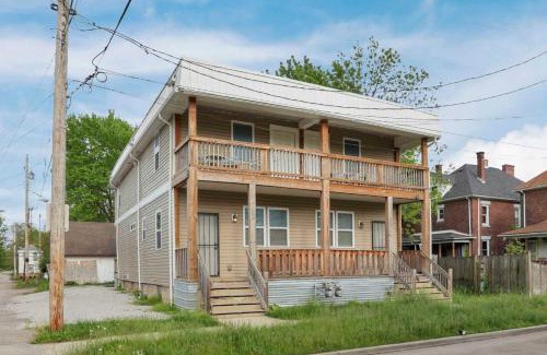 West Columbus House | Housepitality - The Urban Roost 1 - Modern