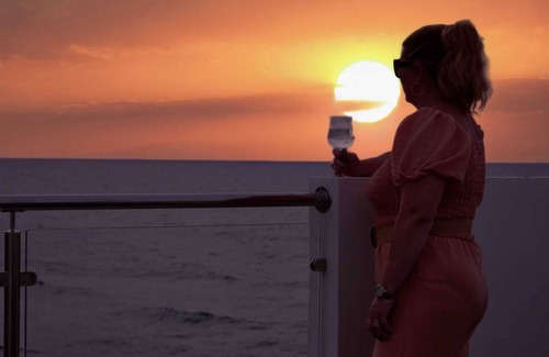 Moya House | Housing, with 2 bedrooms, kitchen, bathroom, living room and solarium.