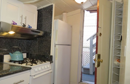 Mission District House | Housing with wc /Sunny Deck, Garage, W /D