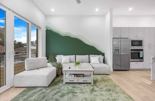 South Central Houston House | Houston 6 Bedroom Home