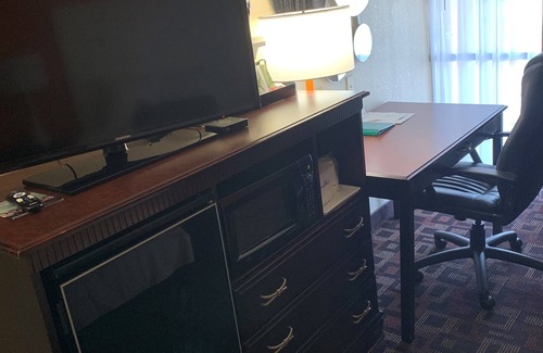 Central Oklahoma City Hotel | Howard Johnson by Wyndham Oklahoma City Airport/Fairgrounds