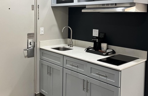 Flagstaff Hotel | Howard Johnson by Wyndham Flagstaff University West
