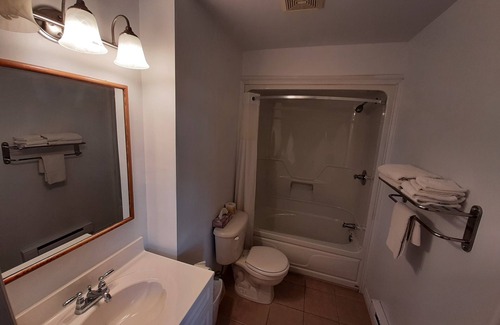 Woodstock Hotel | Howard Johnson by Wyndham Woodstock NB