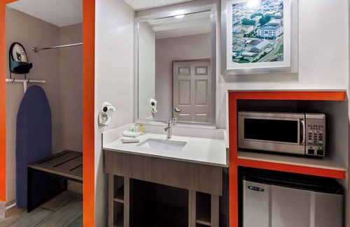 Jackson Hotel | Howard Johnson by Wyndham Jackson