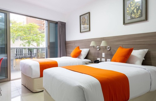 Petit Jean Ocharan Hotel | Howard Johnson by Wyndham Lima Miraflores Art House