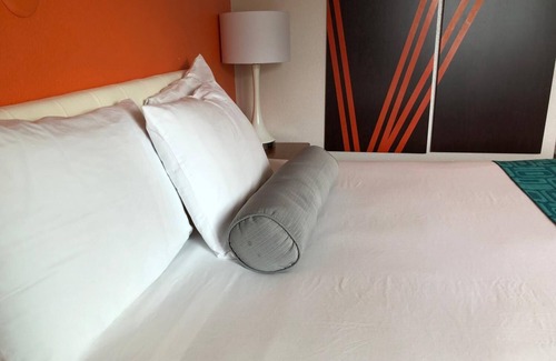 Southeast Salem Hotel | Howard Johnson by Wyndham Salem