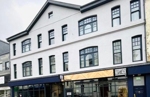 Merthyr Tydfil Hotel | Howfield Hotel