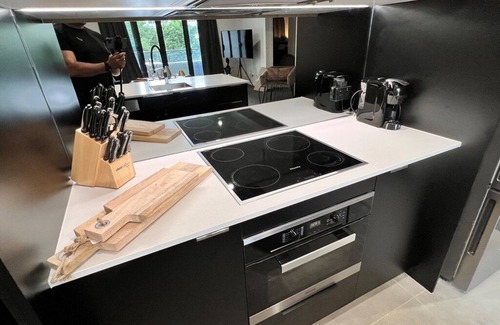 Campbell Apartment | https:/www.airbnb.com.au/multicalendar/774096226735245129