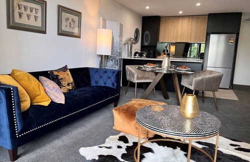 Campbell Apartment | https:/www.airbnb.com.au/multicalendar/774096226735245129