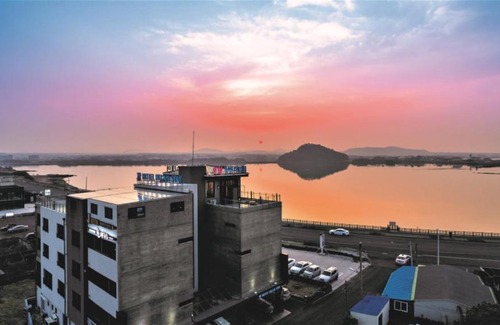 Seongsan Hotel | Hu An Stay Hotel