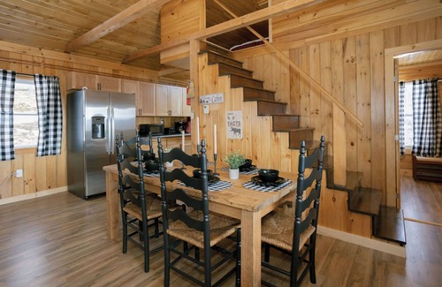 Phillips Cabin | Huck’s Hideaway – Cozy Mountain Cabin Near Saddleback & Rangeley Lakes