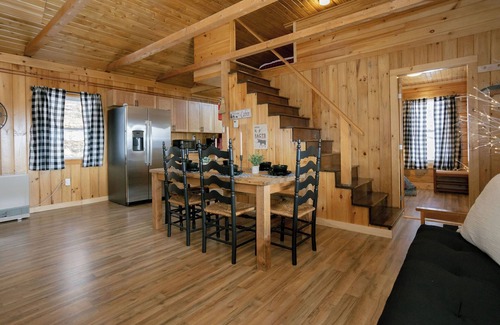 Phillips Cabin | Huck’s Hideaway – Cozy Mountain Cabin Near Saddleback & Rangeley Lakes