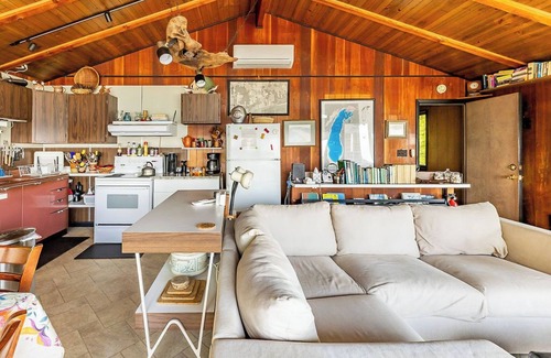 Montague Cottage | Huckleberry Hideaway: A Lake Michigan Sunset Retreat. Pet friendly!