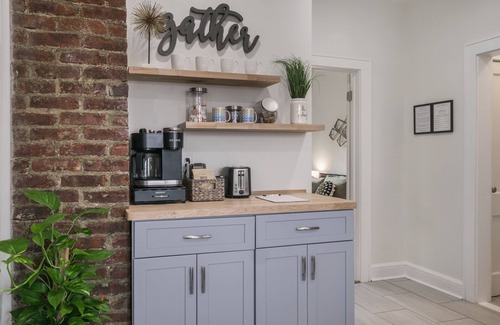 Newburgh Apartment | Hudson River Valley Stunner! Mountain & River Views. Near Beacon & West Point