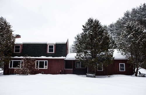 Morrisville House | Hudson's Haus: 20 min to Stowe Mountain w/fireplace, hot tub, entertainment room