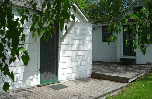 Chatham Cottage | Hudson Valley Berkshires Cottage - Great View, Private & Quiet
