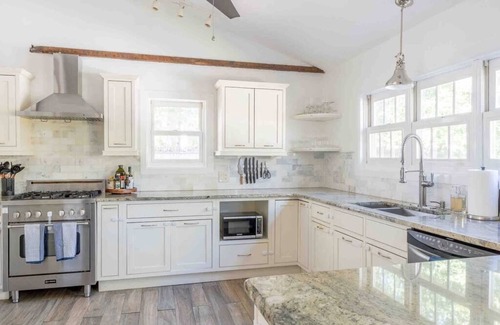 New Windsor House | Hudson Valley Oasis - Hot Tub, Fireplace, 50mi NYC