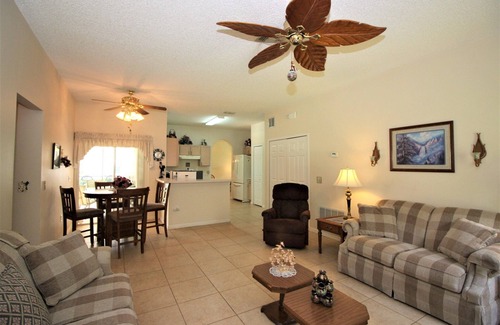 Crescent Lakes House | Huge 3 Bedroom 2 Bathroom Pool Home
