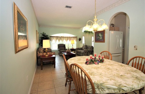 Crescent Lakes House | Huge 3 Bedroom 2 Bathroom Pool Home