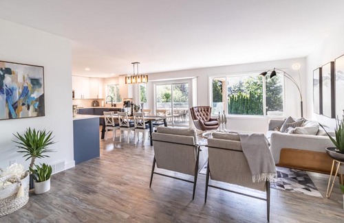 Glenmore House | Huge 5BR Home with Pool, Hot Tub & Games Room