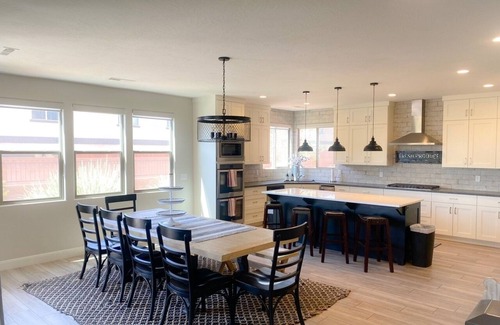 Santa Clara House | HUGE! 6 Bed, 8 Bath Home, Water Park, Lazy River, Fire pit, near Tuacahn, Views!