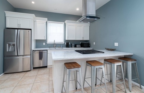 Prescott House | Huge 8 Bedroom 4 Bath Entire Duplex - Mins to SF