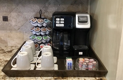 Murrieta House | HUGE Luxury Home.LARGE SALT WATER POOL&SPA.15 min to wineries.