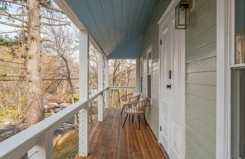 Rosendale House | Huge Modern Chalet on Trestle Trail New Paltz & Rosendale