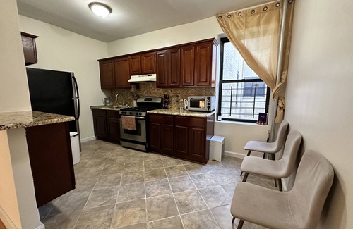 Washington Heights Apartment | HUGE Pet friendly, Chic 2-bedroom quiet apartment in New York.