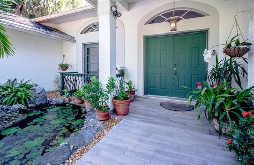 Jupiter Farms House | Huge Playroom, Jacuzzi, Fire Pit, Pool & Tiki Hut