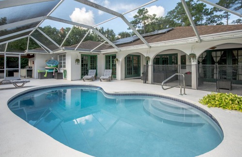 Jupiter Farms House | Huge Playroom, Jacuzzi, Fire Pit, Pool & Tiki Hut