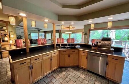 McQueeney House | Huge Waterfront House, Sleeps 32, 11 BR, 6 BA, Fire Pit