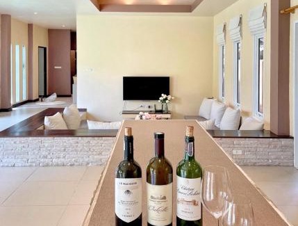 Ban Pong Villa | Hugo Villa (3-Bedroom Pool villa + Rooftop)