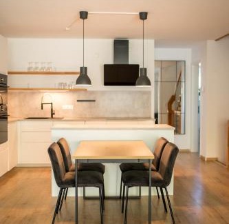 Schonberg Apartment | HUGOS Design Apartment am Waldrand - ruhig & modern